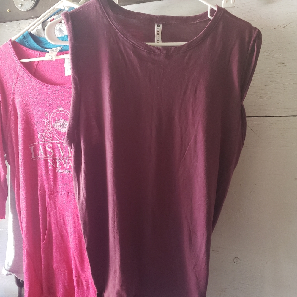 Sleeveless fabletics top